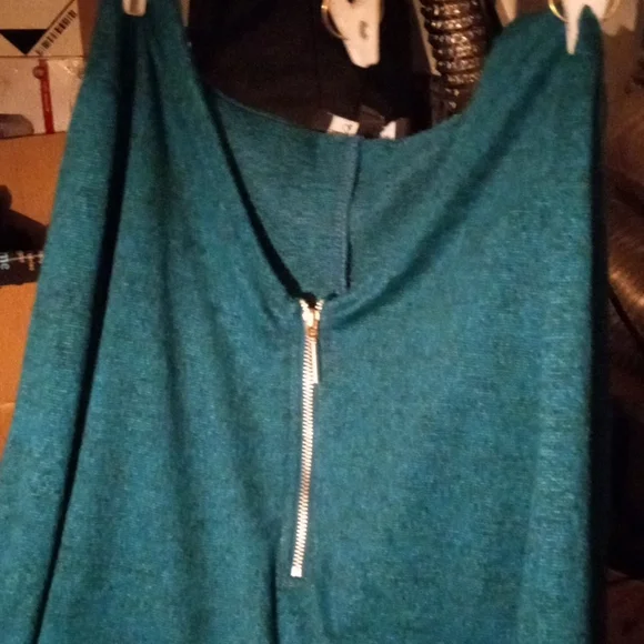 Shirt - Picture 3 of 6